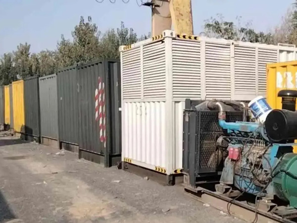 铁西200KW柴油发电机机组每小时油耗是多少?